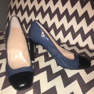 🍁 Tahari Blue Gray Patent Leather Pumps